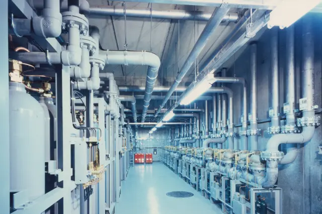 国立国会図書館 関西館に設置された消火システムNN100の貯蔵室の写真