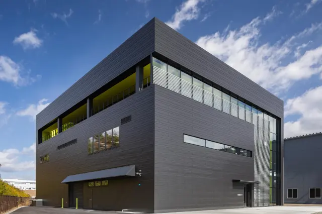 機器開発棟の写真